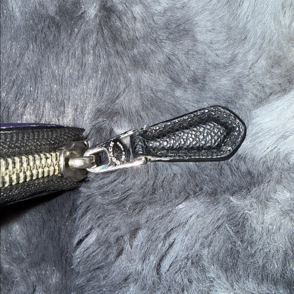 This is a Coach Slim Accordion Zip Wallet in the Bramble Rose F56732 2016/2017 - Picture 3 of 6